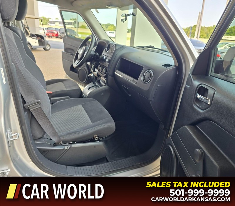 Jeep Patriot Vehicle Full-screen Gallery Image 11