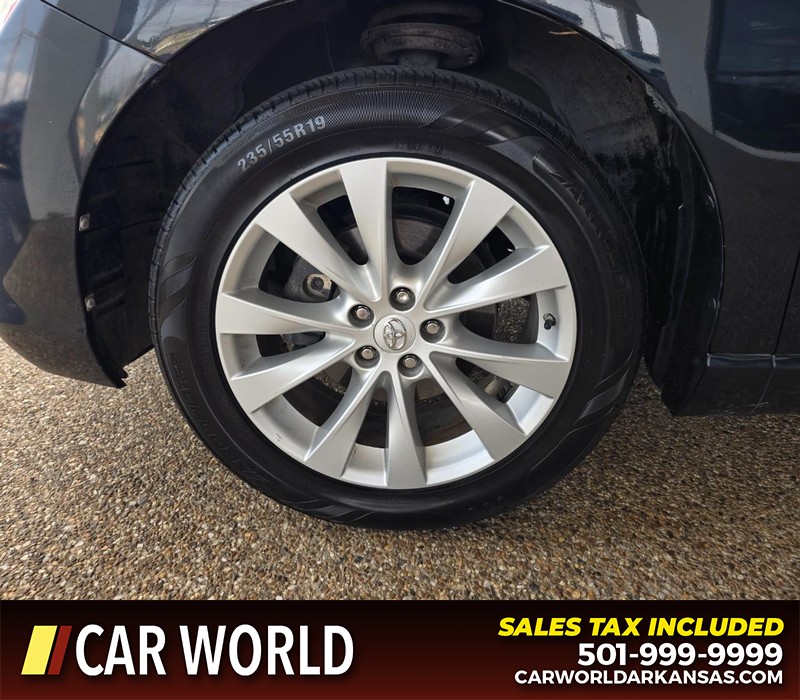 Toyota Venza Vehicle Full-screen Gallery Image 6