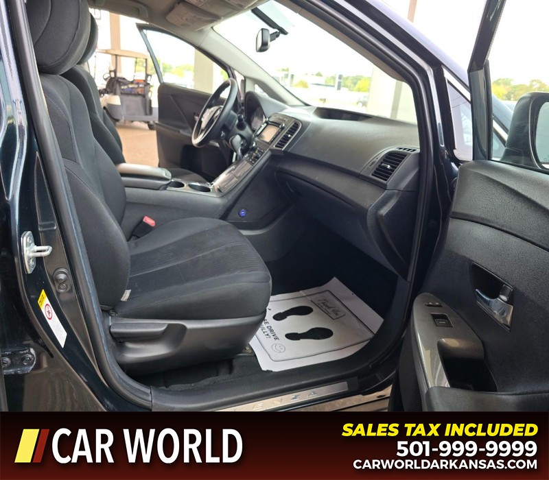 Toyota Venza Vehicle Full-screen Gallery Image 11