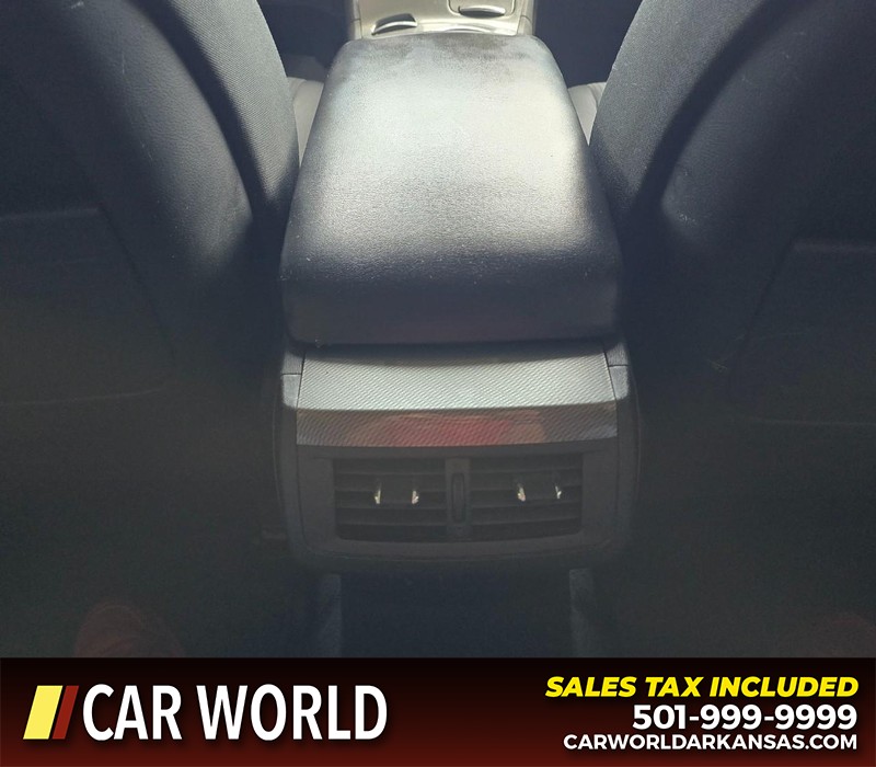 Toyota Venza Vehicle Full-screen Gallery Image 19