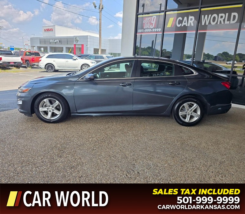 Chevrolet Malibu Vehicle Full-screen Gallery Image 4