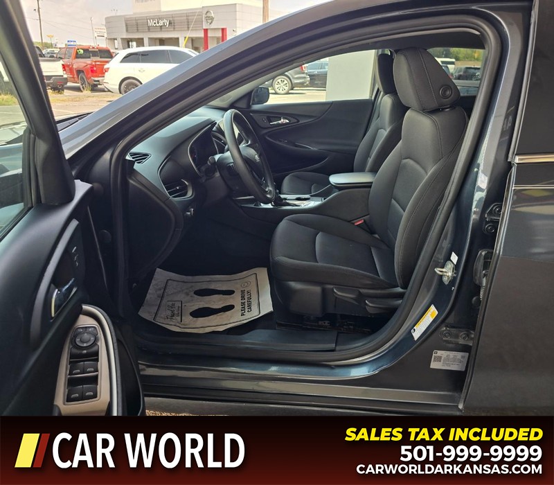 Chevrolet Malibu Vehicle Full-screen Gallery Image 8