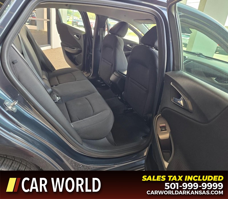 Chevrolet Malibu Vehicle Full-screen Gallery Image 12