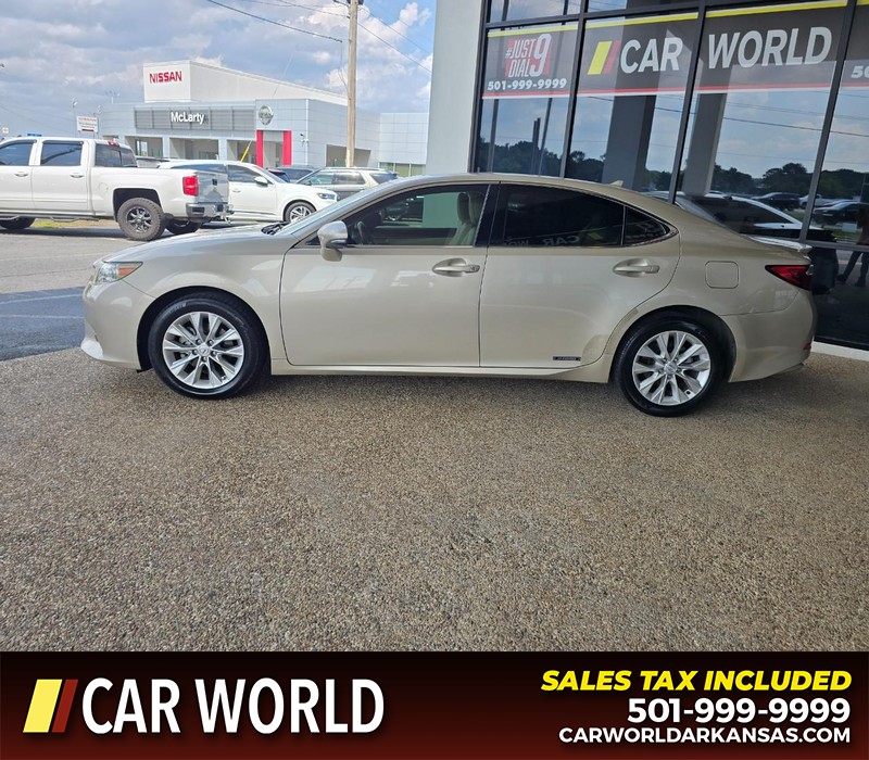 Lexus ES 300h Vehicle Full-screen Gallery Image 4