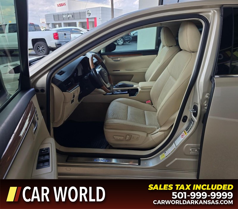 Lexus ES 300h Vehicle Full-screen Gallery Image 8