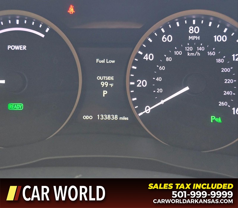 Lexus ES 300h Vehicle Full-screen Gallery Image 15