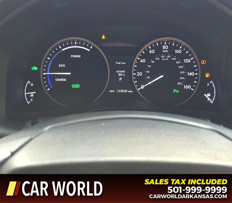 Lexus ES 300h Vehicle Full-screen Gallery Image 16
