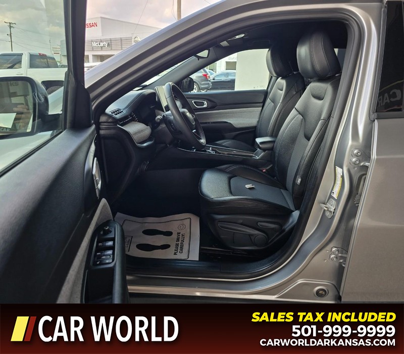 Jeep Compass Vehicle Full-screen Gallery Image 8