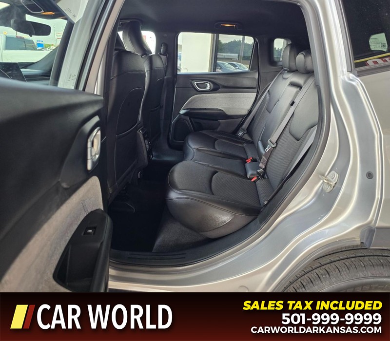 Jeep Compass Vehicle Full-screen Gallery Image 10