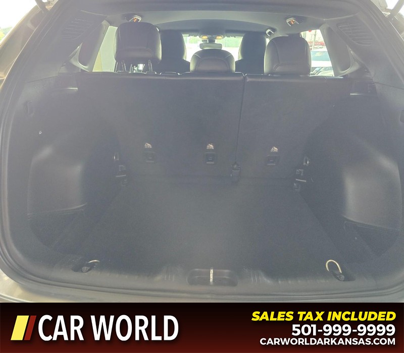 Jeep Compass Vehicle Full-screen Gallery Image 13