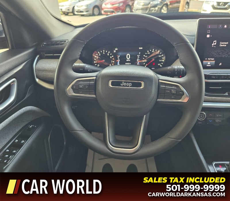 Jeep Compass Vehicle Full-screen Gallery Image 15
