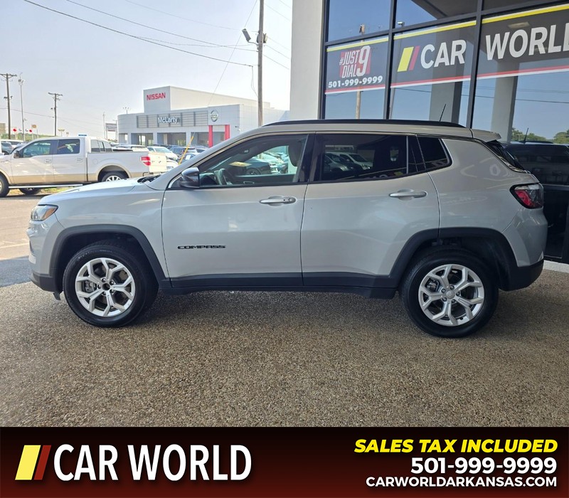 Jeep Compass Vehicle Full-screen Gallery Image 4