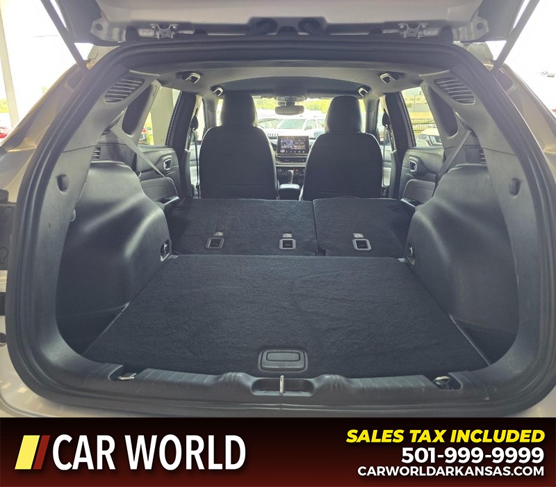 Jeep Compass Vehicle Full-screen Gallery Image 14