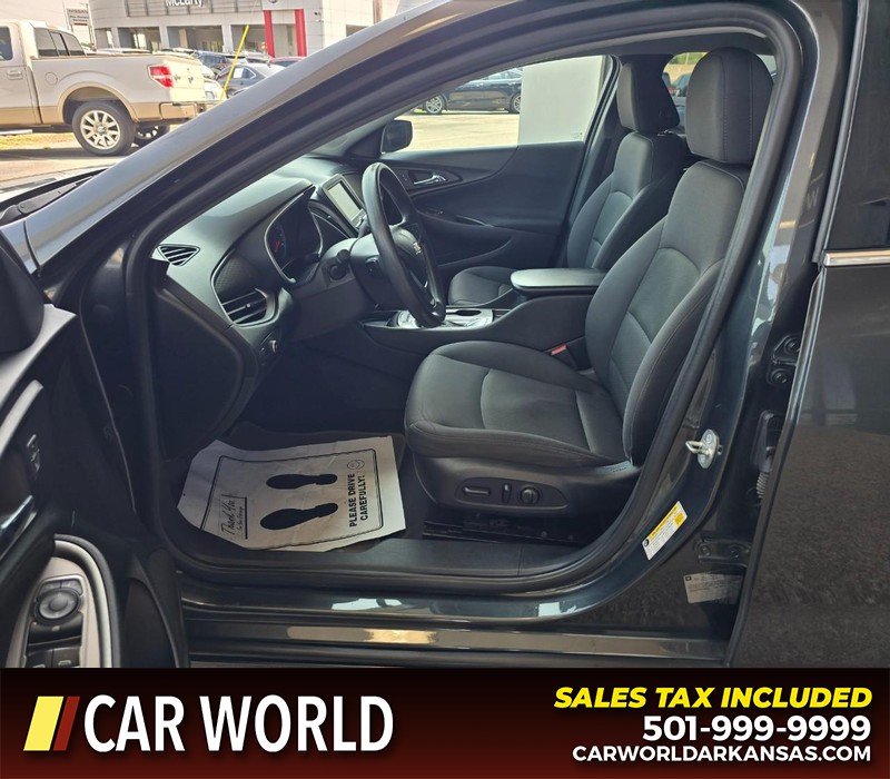 Chevrolet Malibu Vehicle Full-screen Gallery Image 8