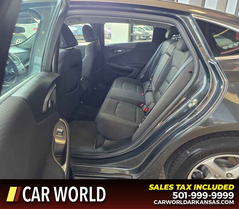 Chevrolet Malibu Vehicle Full-screen Gallery Image 10