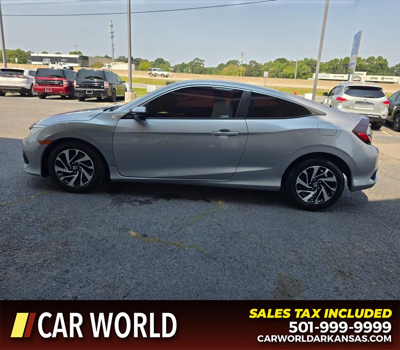Honda Civic Coupe Vehicle Full-screen Gallery Image 4