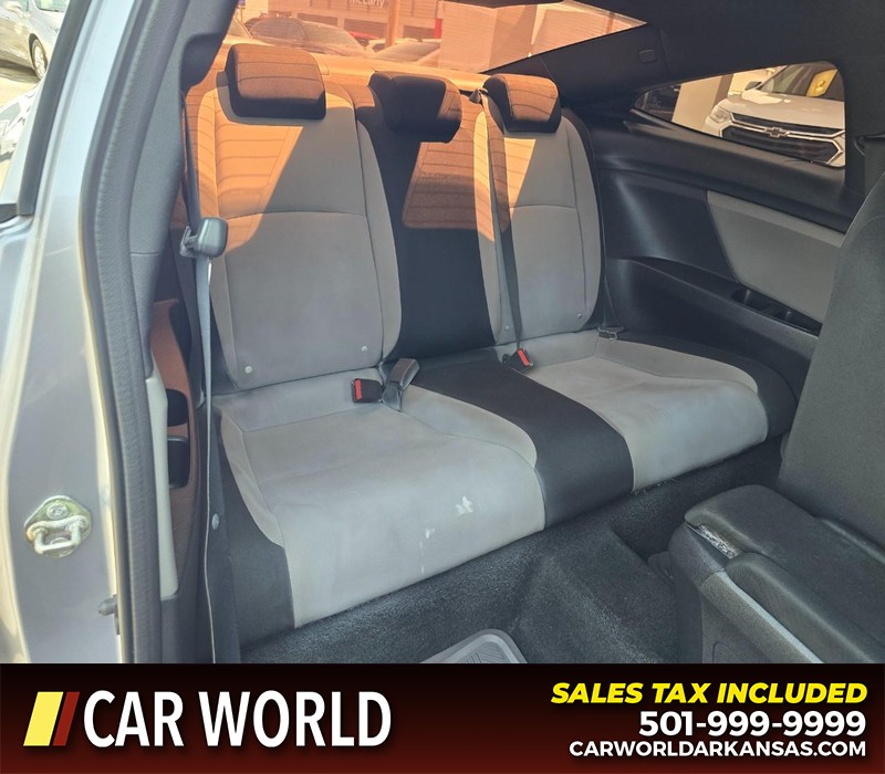Honda Civic Coupe Vehicle Full-screen Gallery Image 10