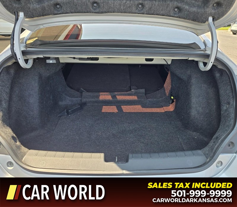 Honda Civic Coupe Vehicle Full-screen Gallery Image 12