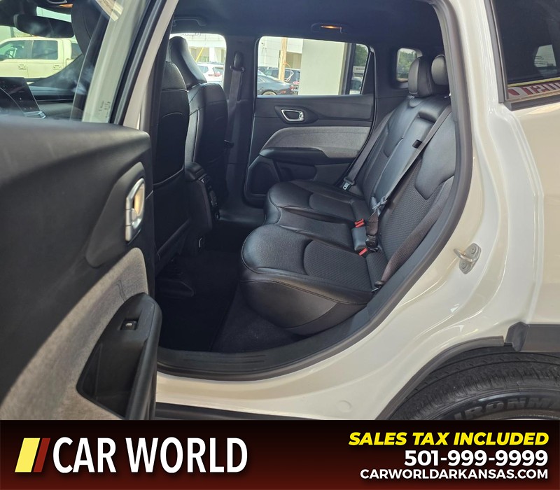 Jeep Compass Vehicle Full-screen Gallery Image 10