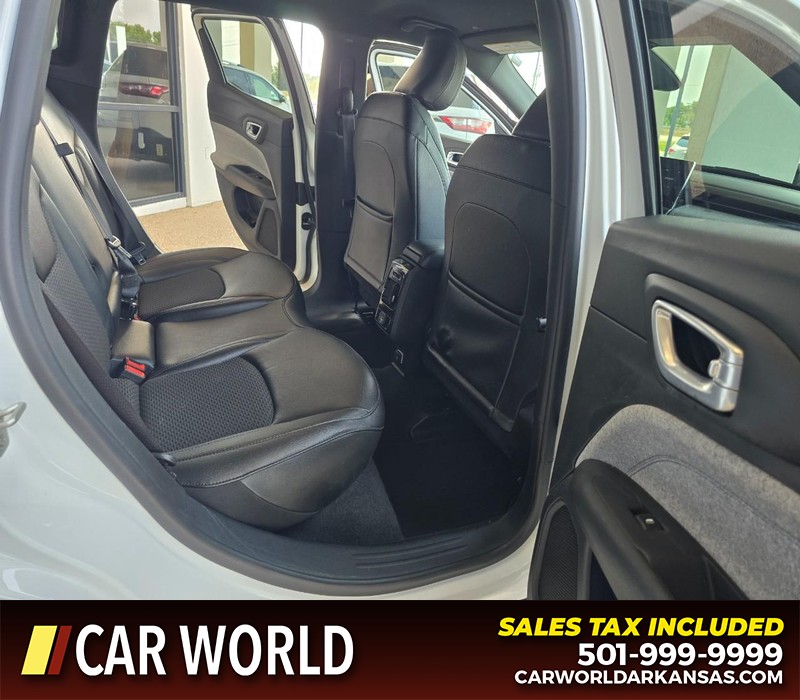 Jeep Compass Vehicle Full-screen Gallery Image 12