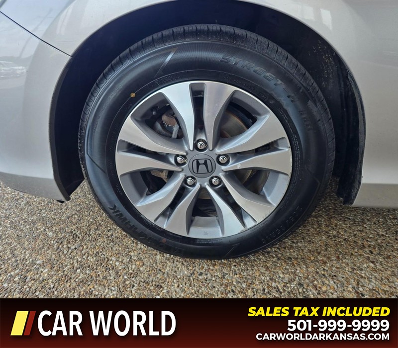 Honda Accord Sedan Vehicle Full-screen Gallery Image 6