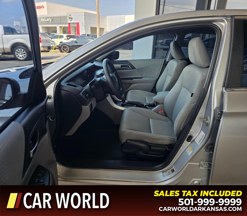 Honda Accord Sedan Vehicle Full-screen Gallery Image 8