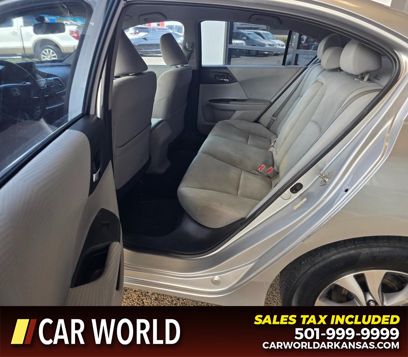 Honda Accord Sedan Vehicle Full-screen Gallery Image 10