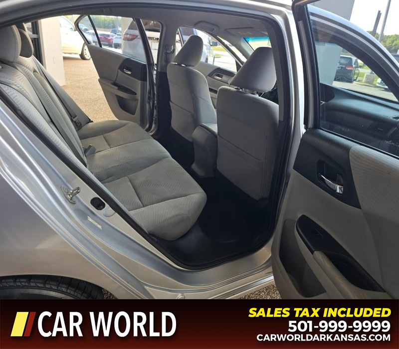 Honda Accord Sedan Vehicle Full-screen Gallery Image 12