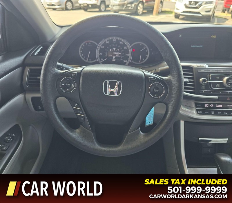 Honda Accord Sedan Vehicle Full-screen Gallery Image 14