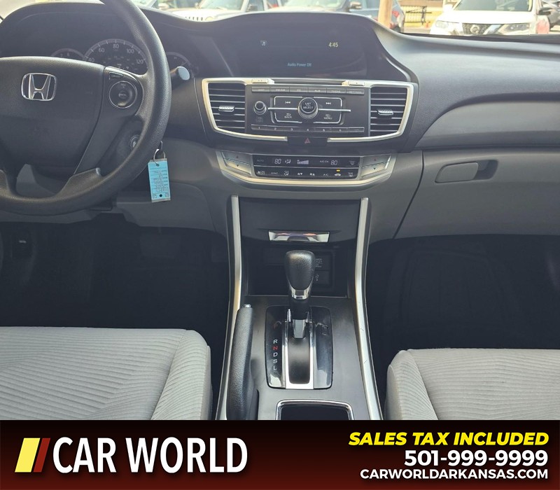 Honda Accord Sedan Vehicle Full-screen Gallery Image 17
