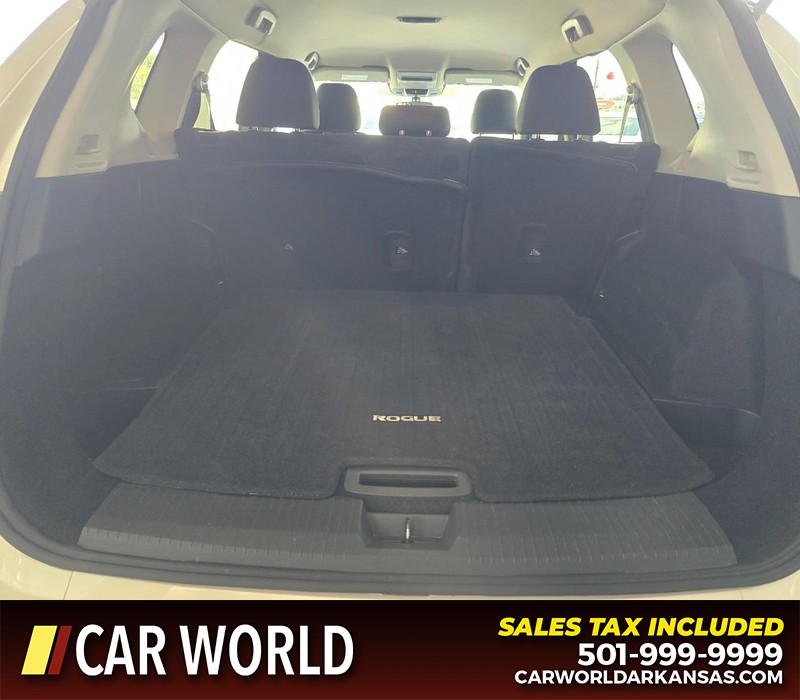 Nissan Rogue Vehicle Full-screen Gallery Image 13