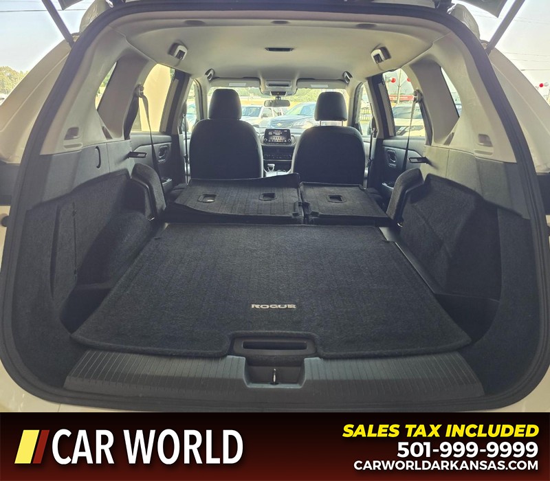 Nissan Rogue Vehicle Full-screen Gallery Image 14