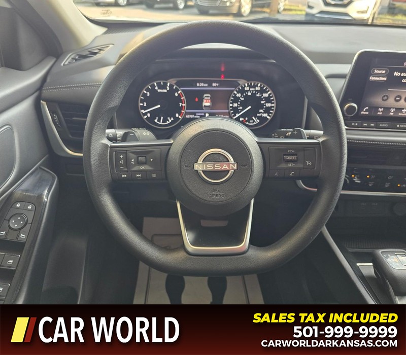Nissan Rogue Vehicle Full-screen Gallery Image 15