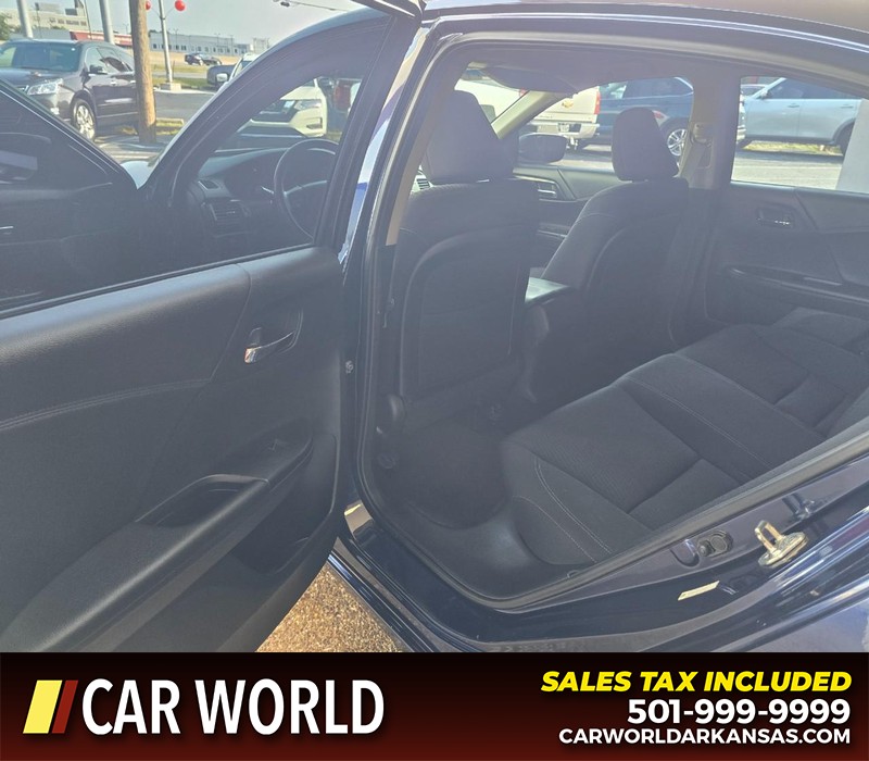 Honda Accord Sedan Vehicle Full-screen Gallery Image 9