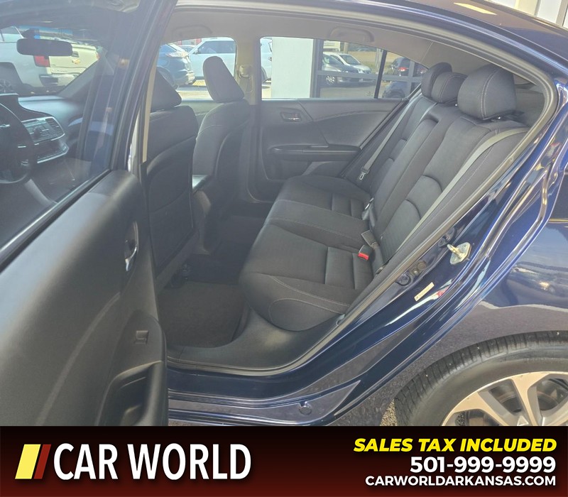 Honda Accord Sedan Vehicle Full-screen Gallery Image 10