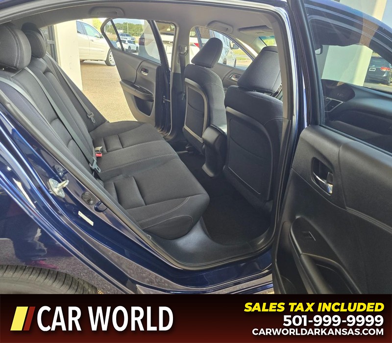 Honda Accord Sedan Vehicle Full-screen Gallery Image 12