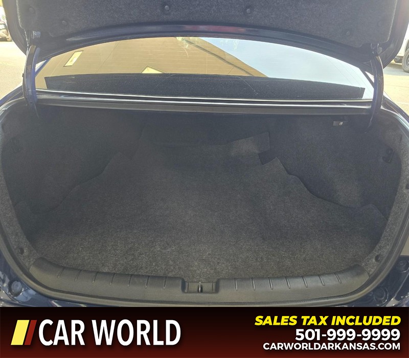 Honda Accord Sedan Vehicle Full-screen Gallery Image 13