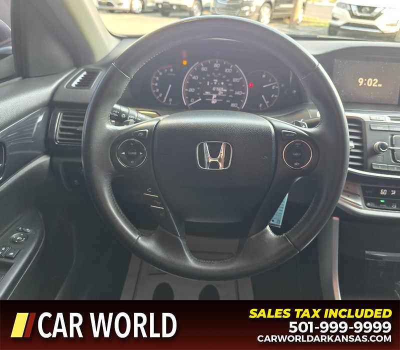 Honda Accord Sedan Vehicle Full-screen Gallery Image 14