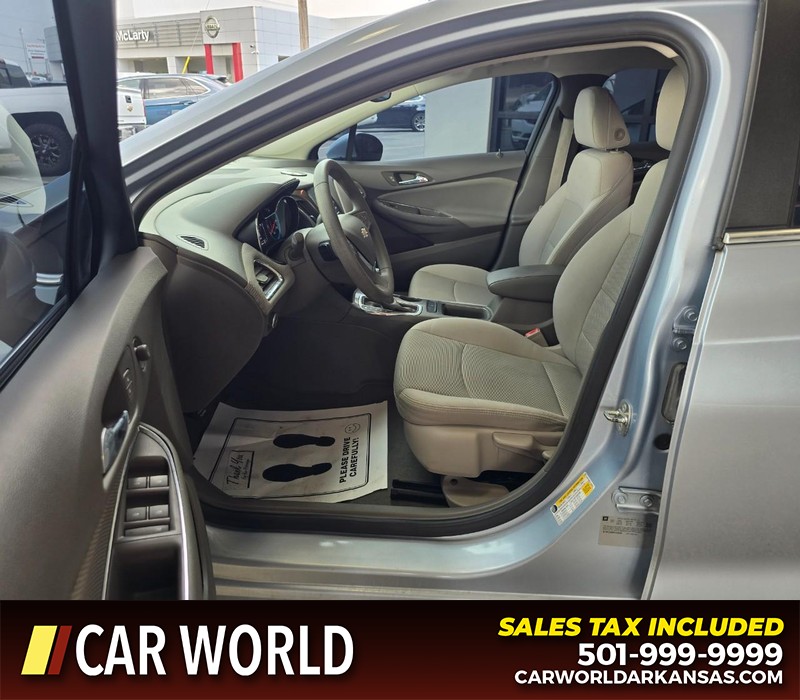 Chevrolet Cruze Vehicle Full-screen Gallery Image 8