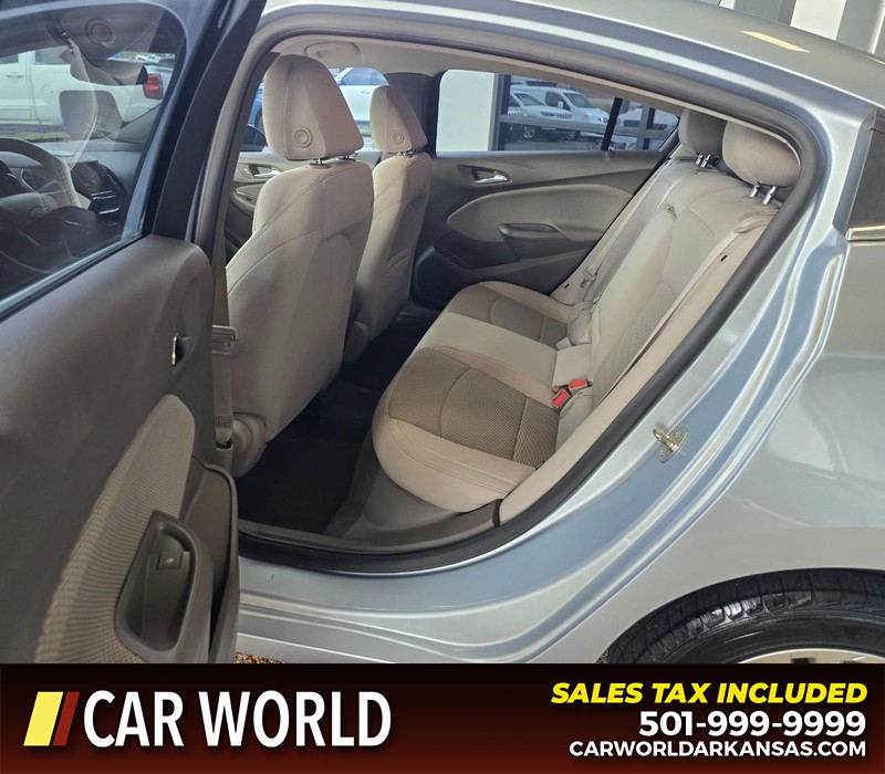 Chevrolet Cruze Vehicle Full-screen Gallery Image 10