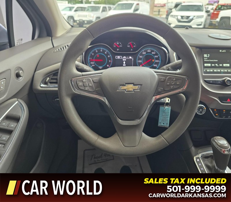Chevrolet Cruze Vehicle Full-screen Gallery Image 15