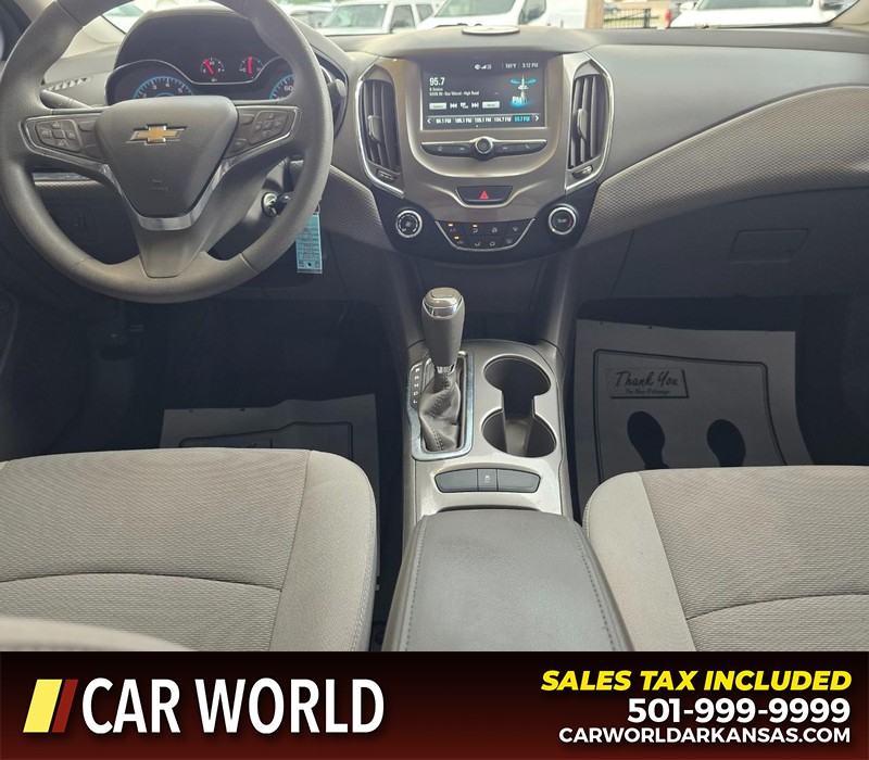 Chevrolet Cruze Vehicle Full-screen Gallery Image 18
