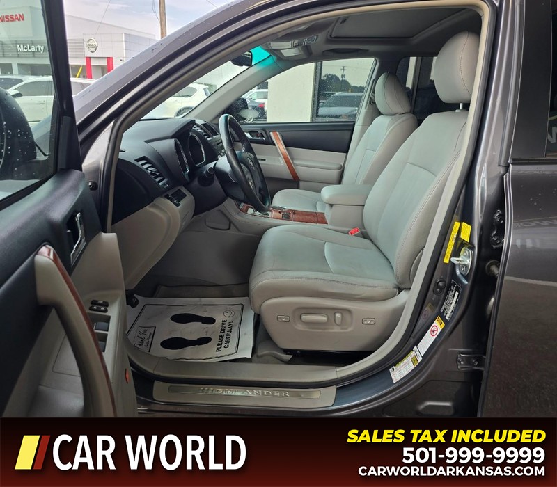 Toyota Highlander Vehicle Full-screen Gallery Image 8