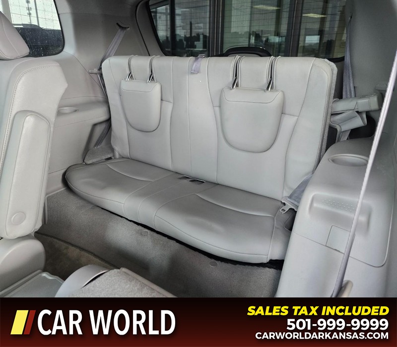 Toyota Highlander Vehicle Full-screen Gallery Image 10