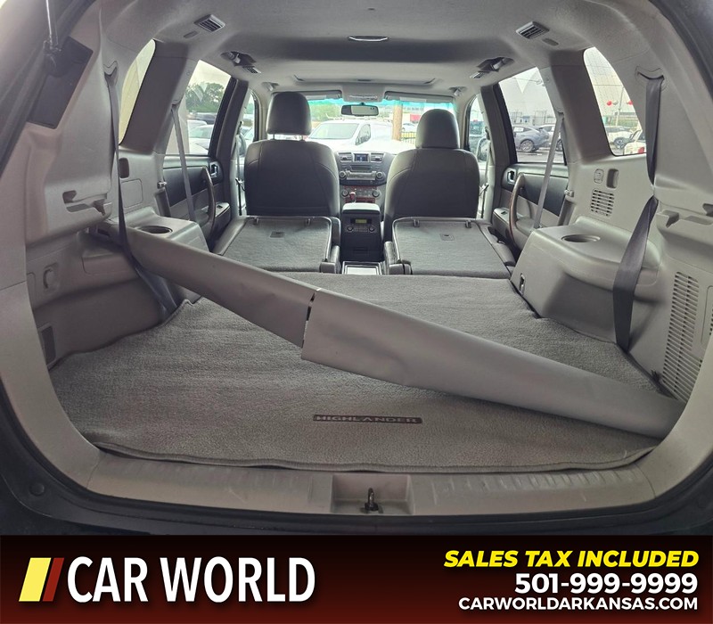 Toyota Highlander Vehicle Full-screen Gallery Image 16