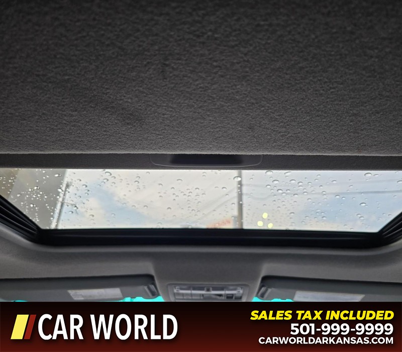 Toyota Highlander Vehicle Full-screen Gallery Image 22