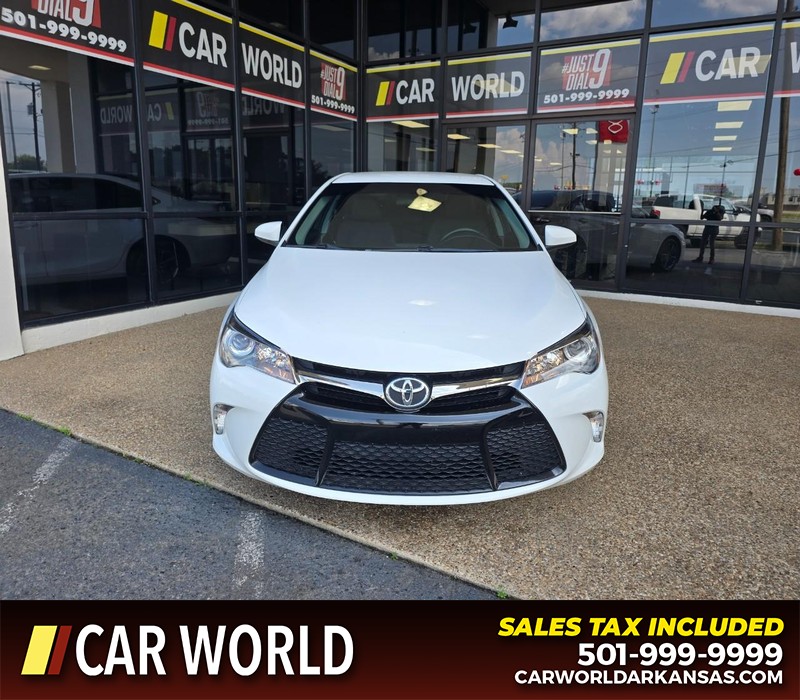Toyota Camry Vehicle Full-screen Gallery Image 2