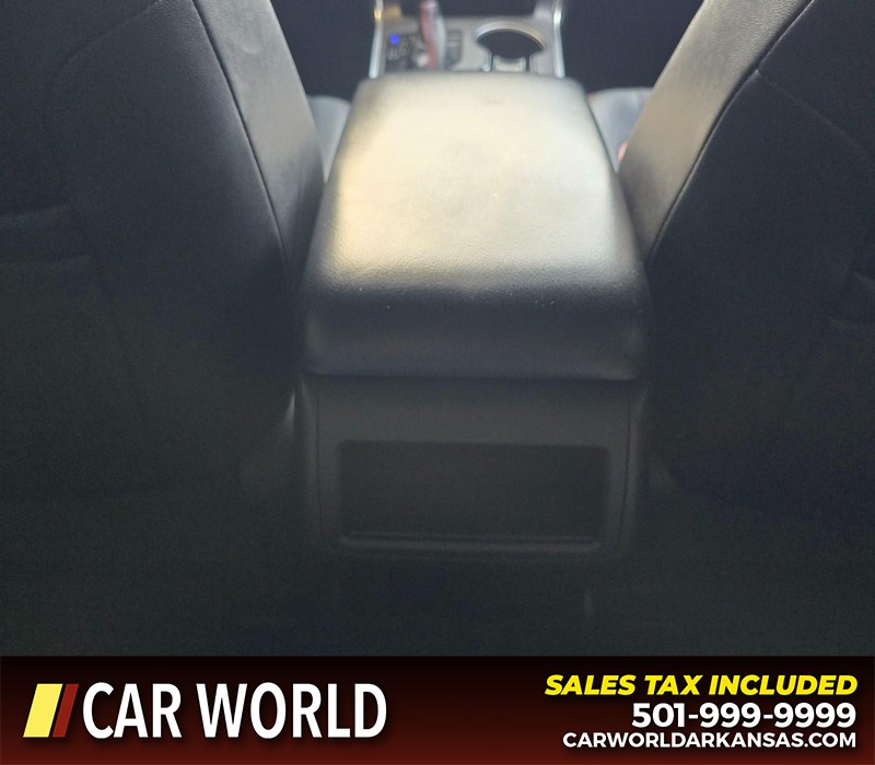 Toyota Camry Vehicle Full-screen Gallery Image 19