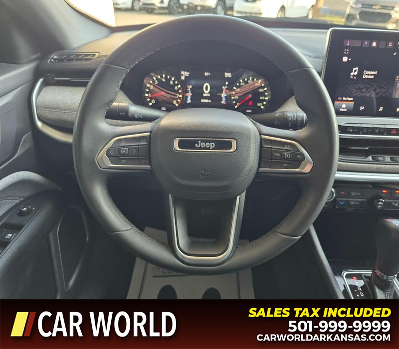 Jeep Compass Vehicle Full-screen Gallery Image 15