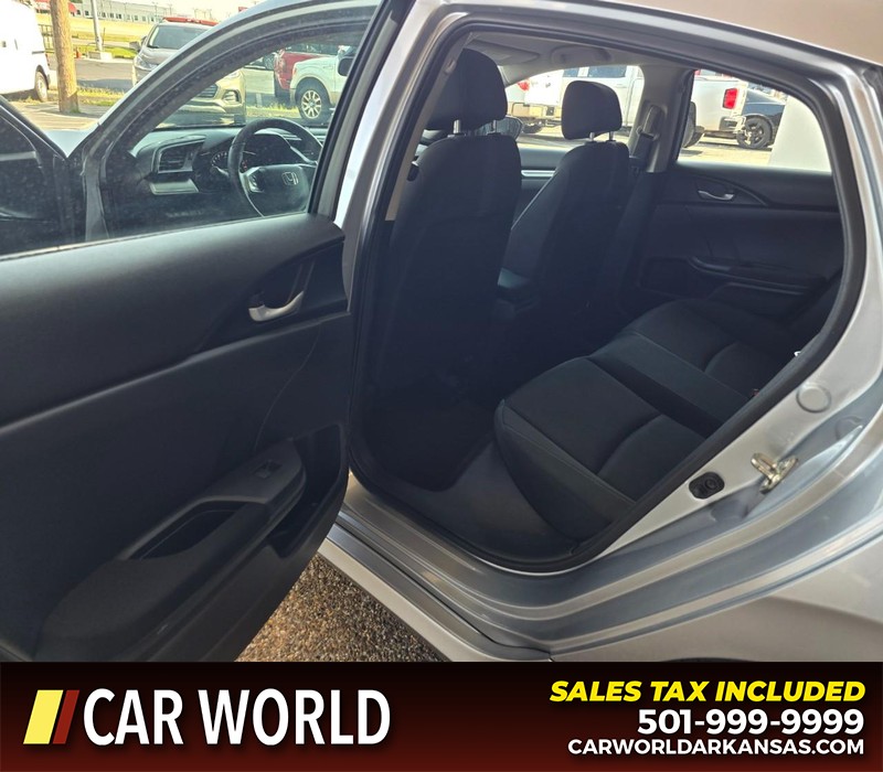 Honda Civic Sedan Vehicle Full-screen Gallery Image 9